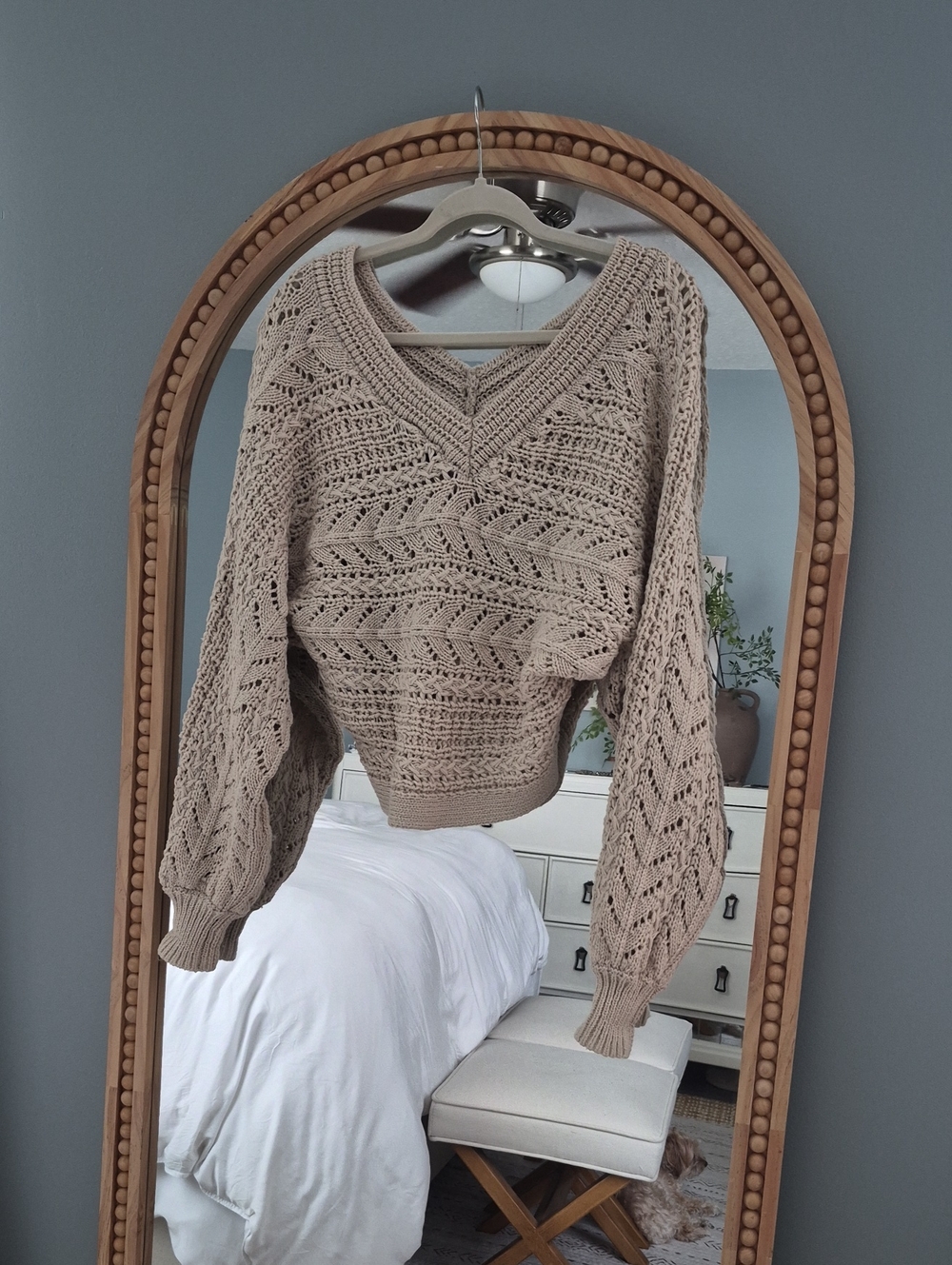 White House Black Market Beige Crochet V-Neck Pullover Sweater
